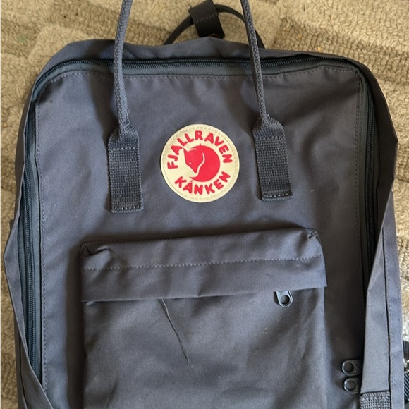 Fjallraven Gray Kånken Backpack Classic Design - Picture 2 of 5